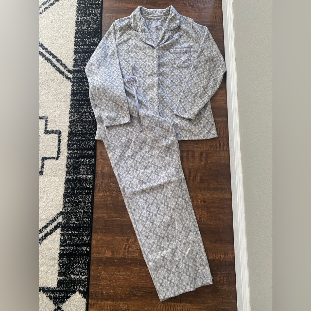 Aria Women’s Fleece Pajamas Size Medium